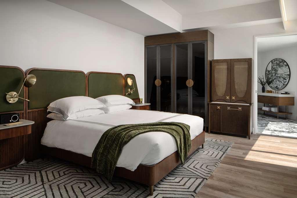 Thompson Houston, By Hyatt Hotell Rum bild