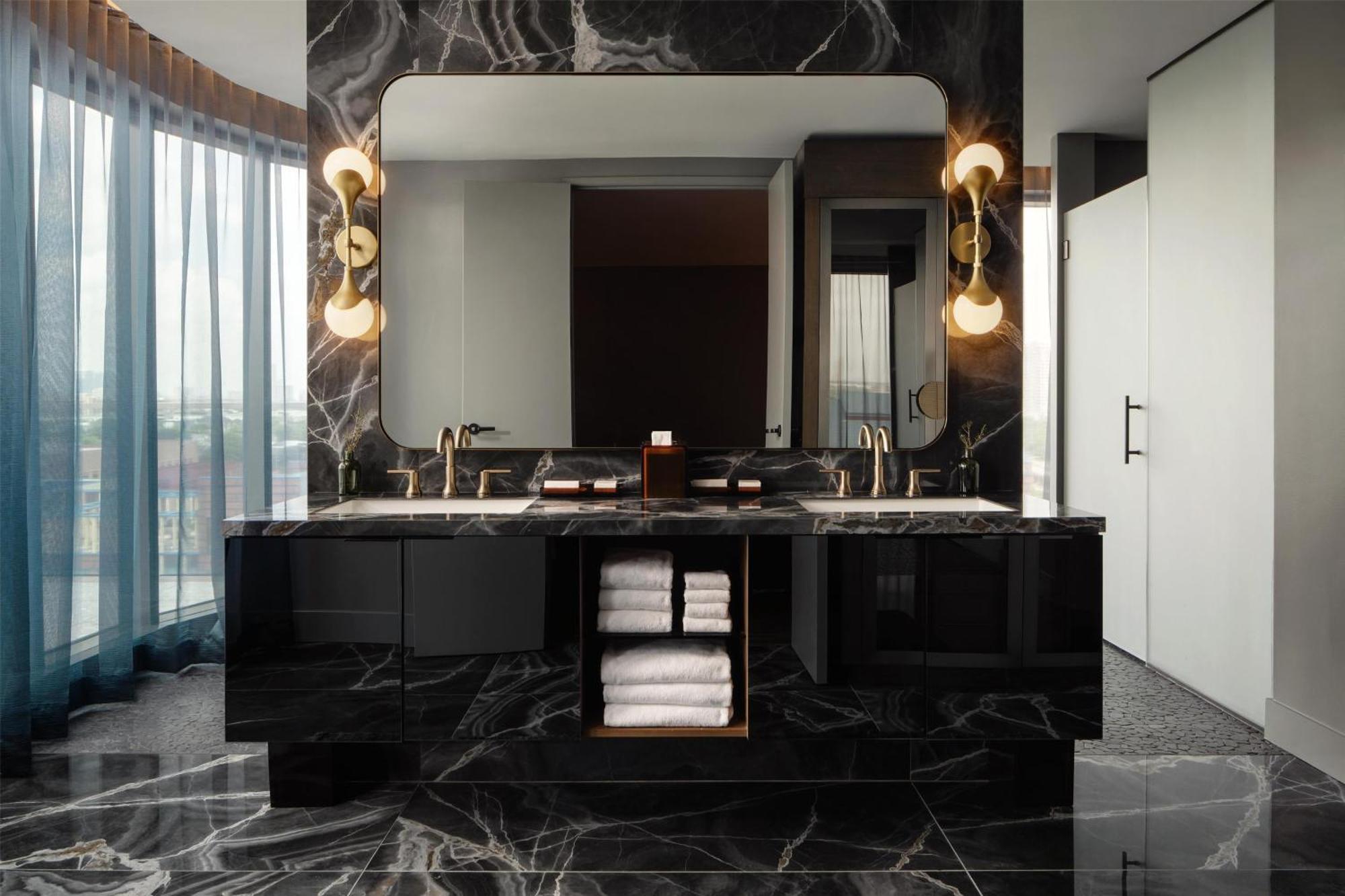 Thompson Houston, By Hyatt Hotell Exteriör bild